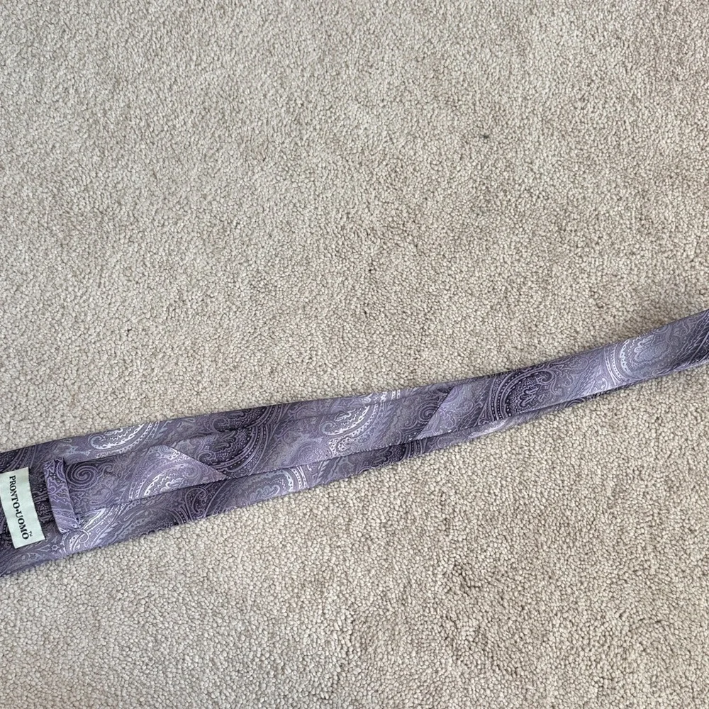 Elegant Purple Paisley Tie
